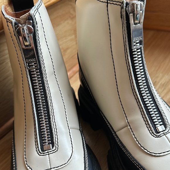 Ganni Black and White Chunky Boots 37 - Picture 6 of 9